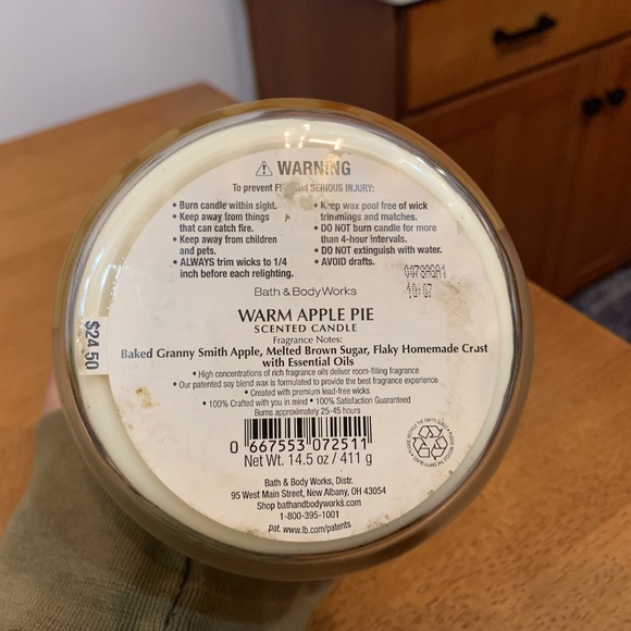 Bath and Body Works 3 wick candle - Picture 3 of 3